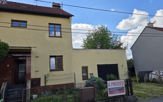 Rodinný dům s garáží a zahradou