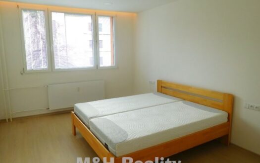 Pronájem bytu 2+1 s balkonem