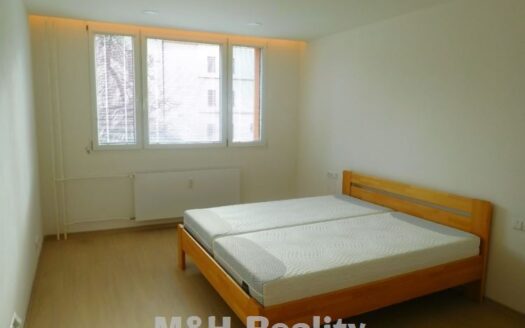 Pronájem bytu 2+1 s balkonem