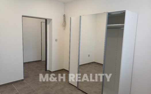 Pronájem prostoru 4+1 se šatnou, technickou místností 100m2v přízemí budovy ul.Revoluční Frýdlant nad Ostravicí